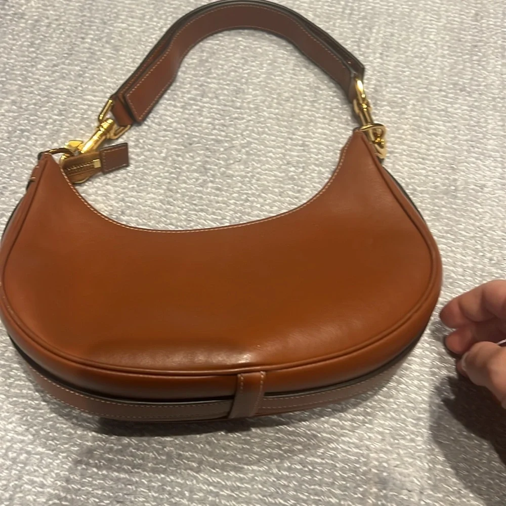 Celine Brown Shoulder Bag - Picture 5 of 9